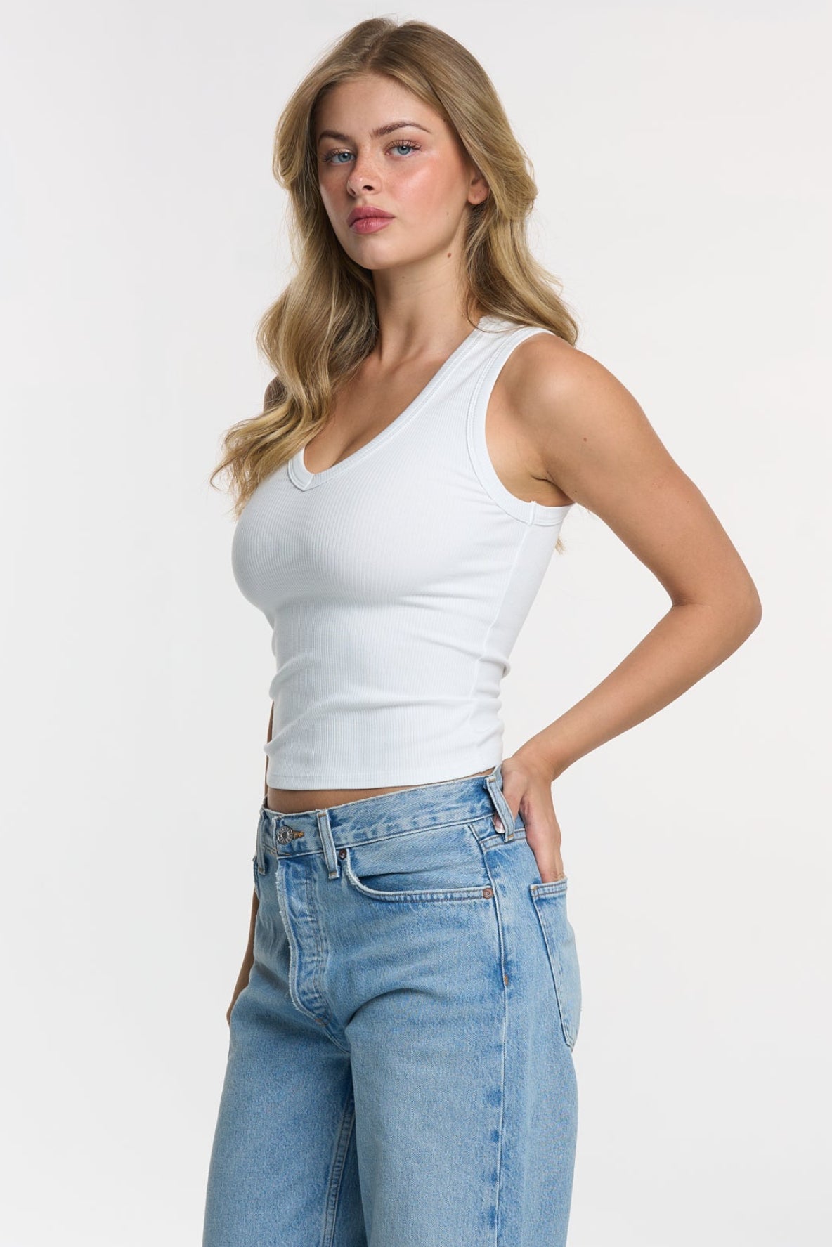 PIA - WHITE